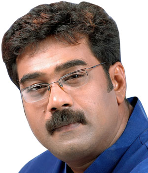 Biju Menon made his entry in Malayalam cinema has had the privilege by doing the very same role that he had done earlier on the mini-screen. - biju_menon_1